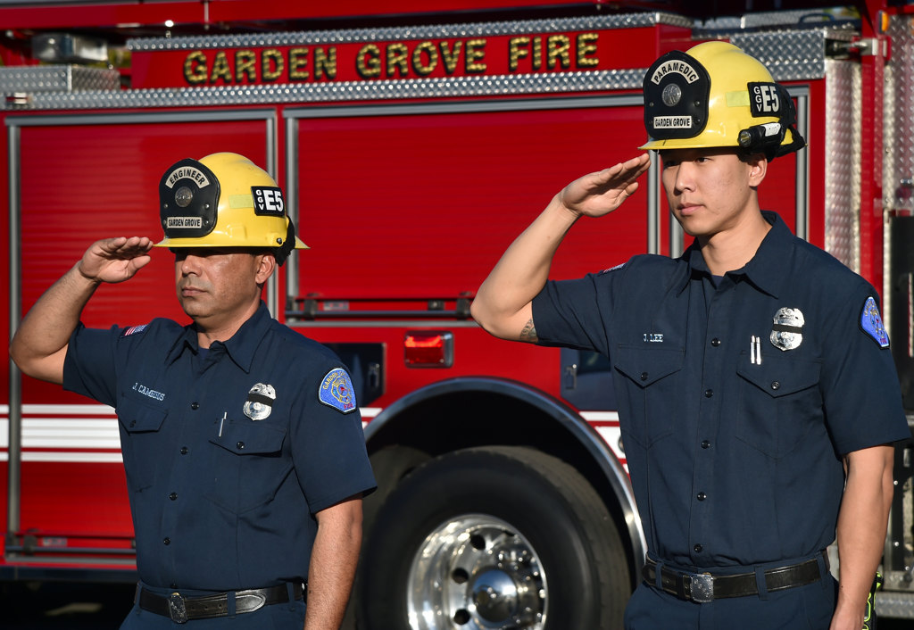 Garden Grove Fire Chief Tom Schultz 54 Dies Of Cancer After