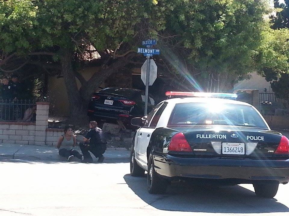 Short Fullerton police pursuit ends with crash into Anaheim residence