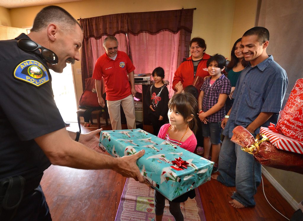Anaheim C4K (Cops for Kids) delivers toys and food to underprivileged kids and their families for Christmas.