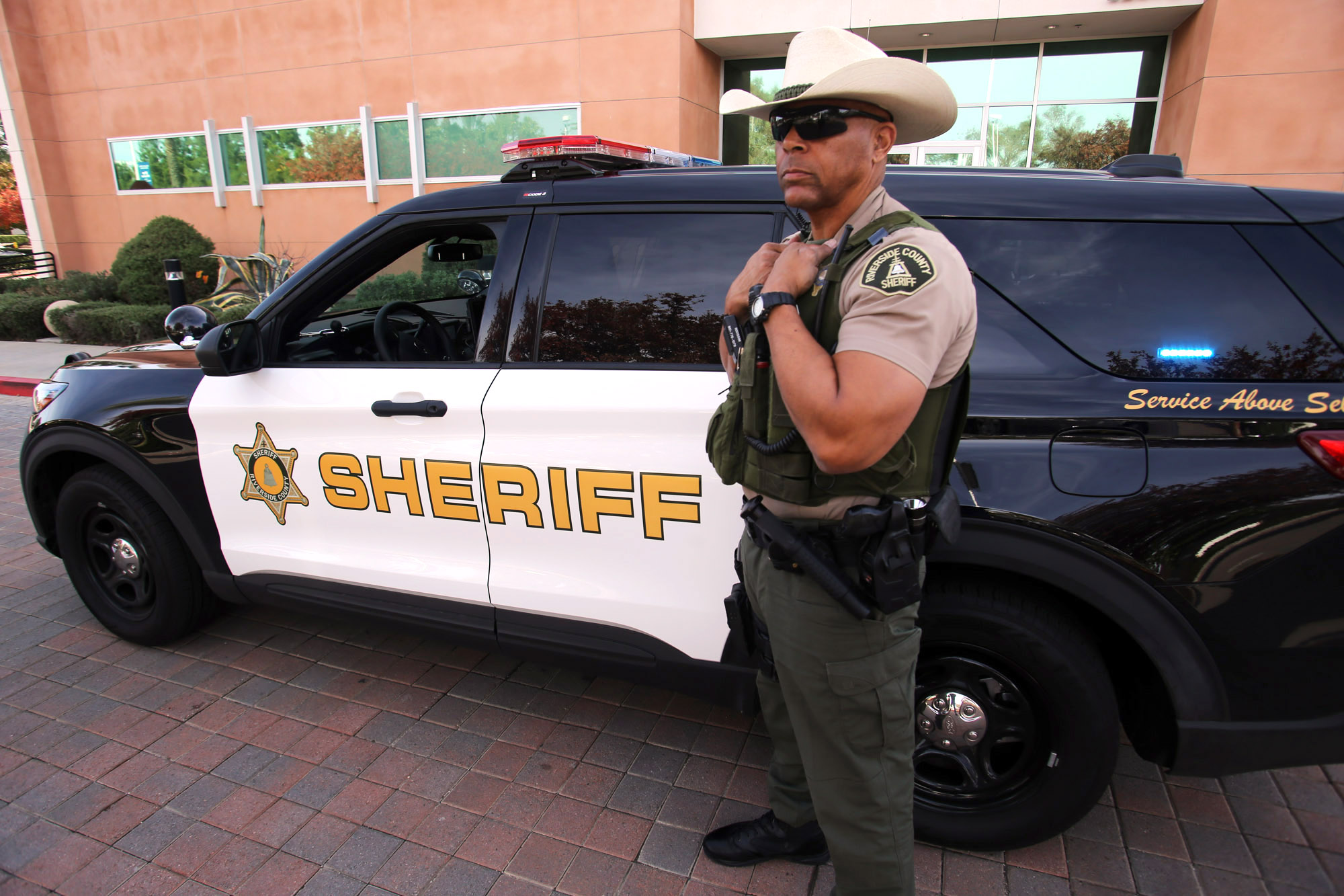 Riverside County Sheriff’s Deputy embraces the iconic white cowboy hat